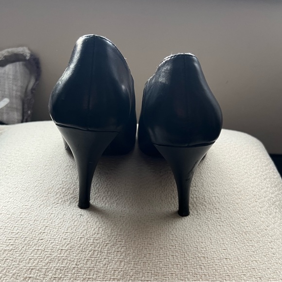 Pegabo Heels - Picture 3 of 5